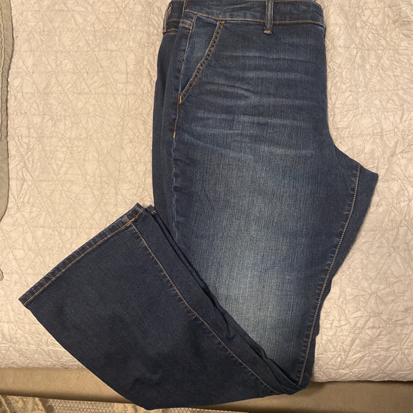 Mid-rise Slim Bootcut jeans - NEVER WORN - Picture 3 of 3